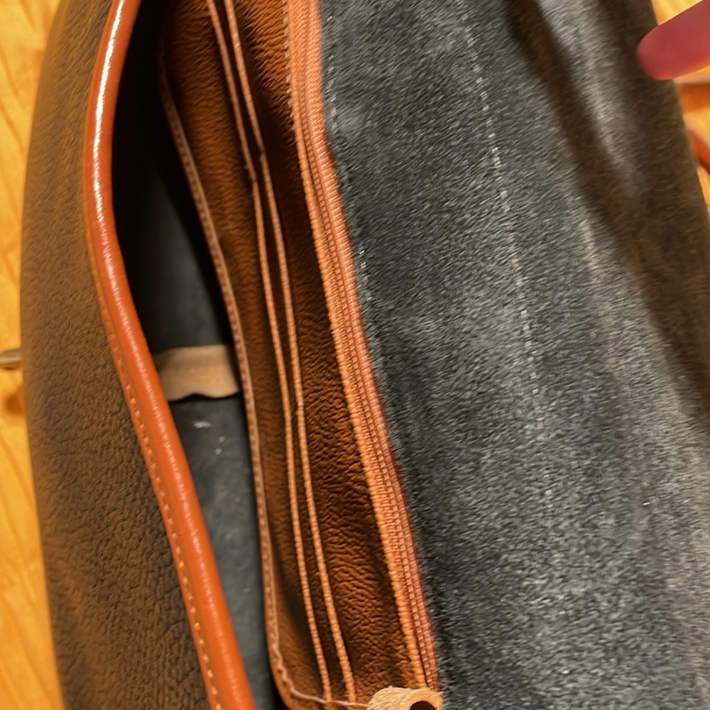 Dooney & Bourke Black and Brown Leather Shoulder Bag - Picture 4 of 8
